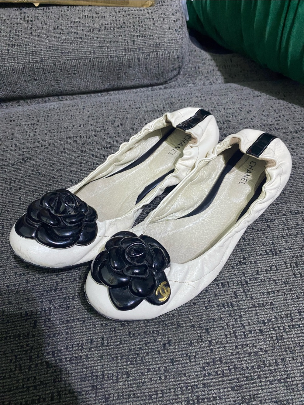 *INAUTH* White Leather Ballet Flats with Black Camellia and Gold CC Accent
